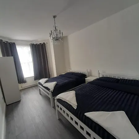 Rayan'S Lodge Stratford Londen Buitenkant foto