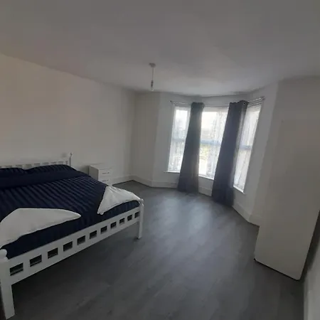 Rayan'S Lodge Stratford Londen Buitenkant foto